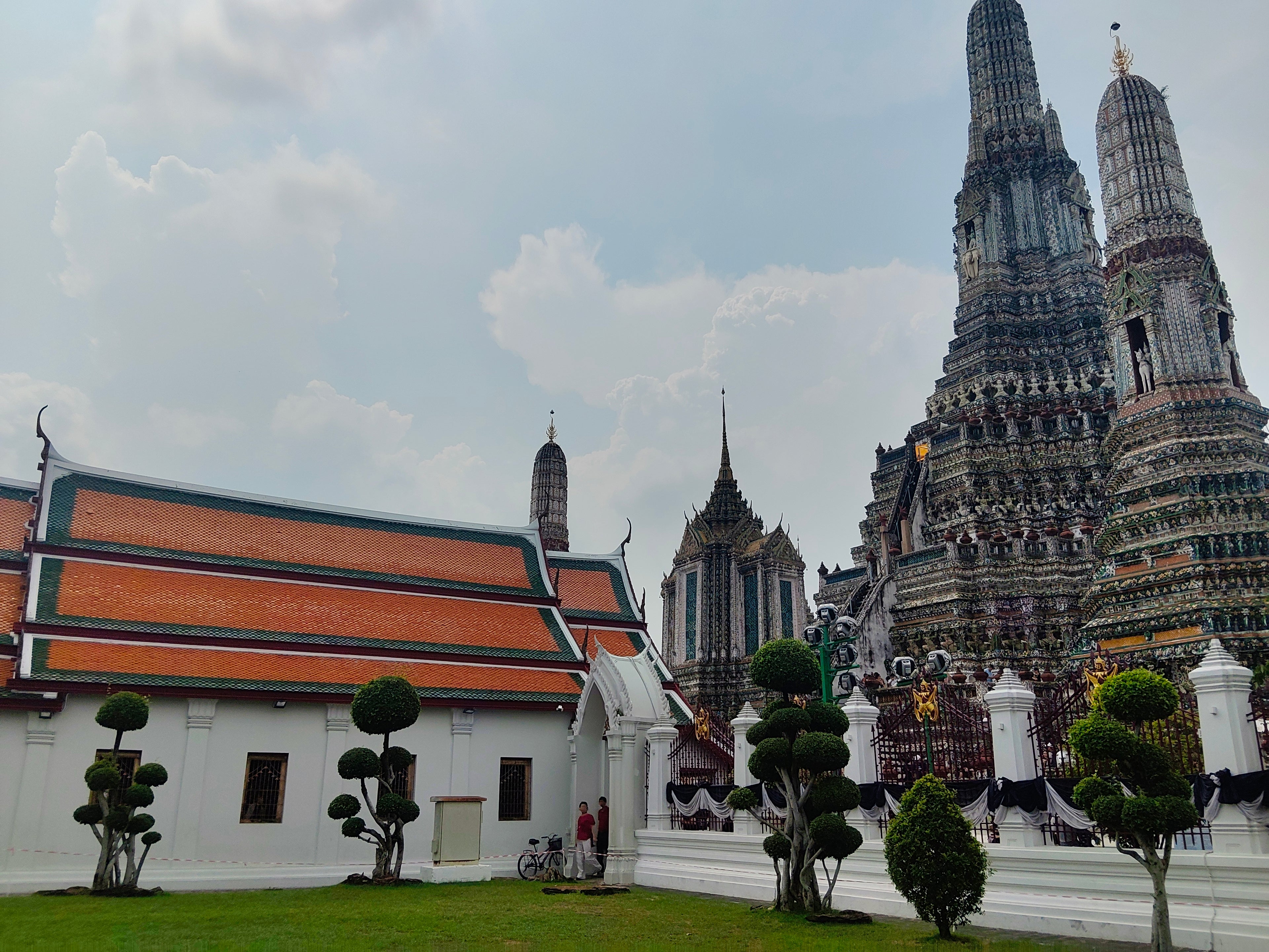 ทัวร์รายวัน-จากวิจิตรวัดอรุณ สู่สุนทรีย์มื้ออาหารมิชลิน แวะชมศิลปินถิ่นสุขสยาม
