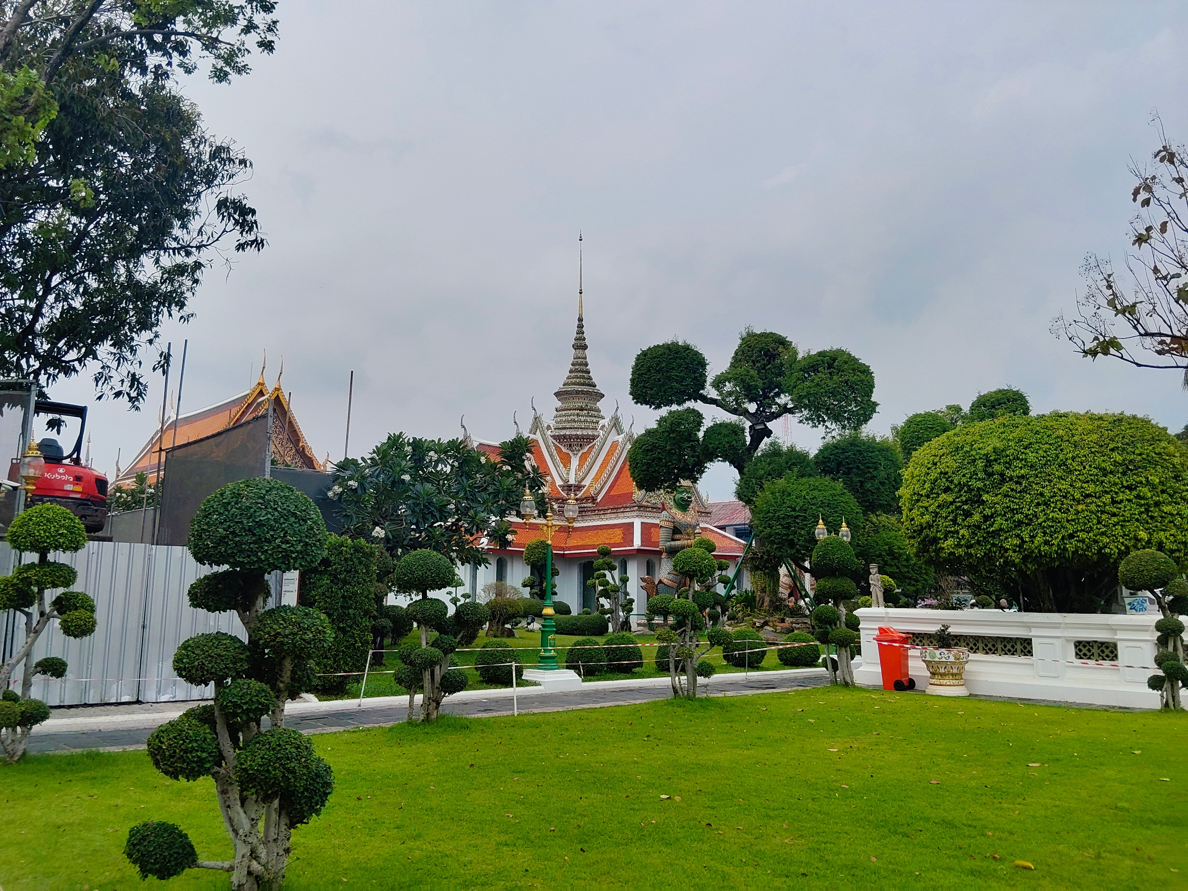 ทัวร์รายวัน-จากวิจิตรวัดอรุณ สู่สุนทรีย์มื้ออาหารมิชลิน แวะชมศิลปินถิ่นสุขสยาม