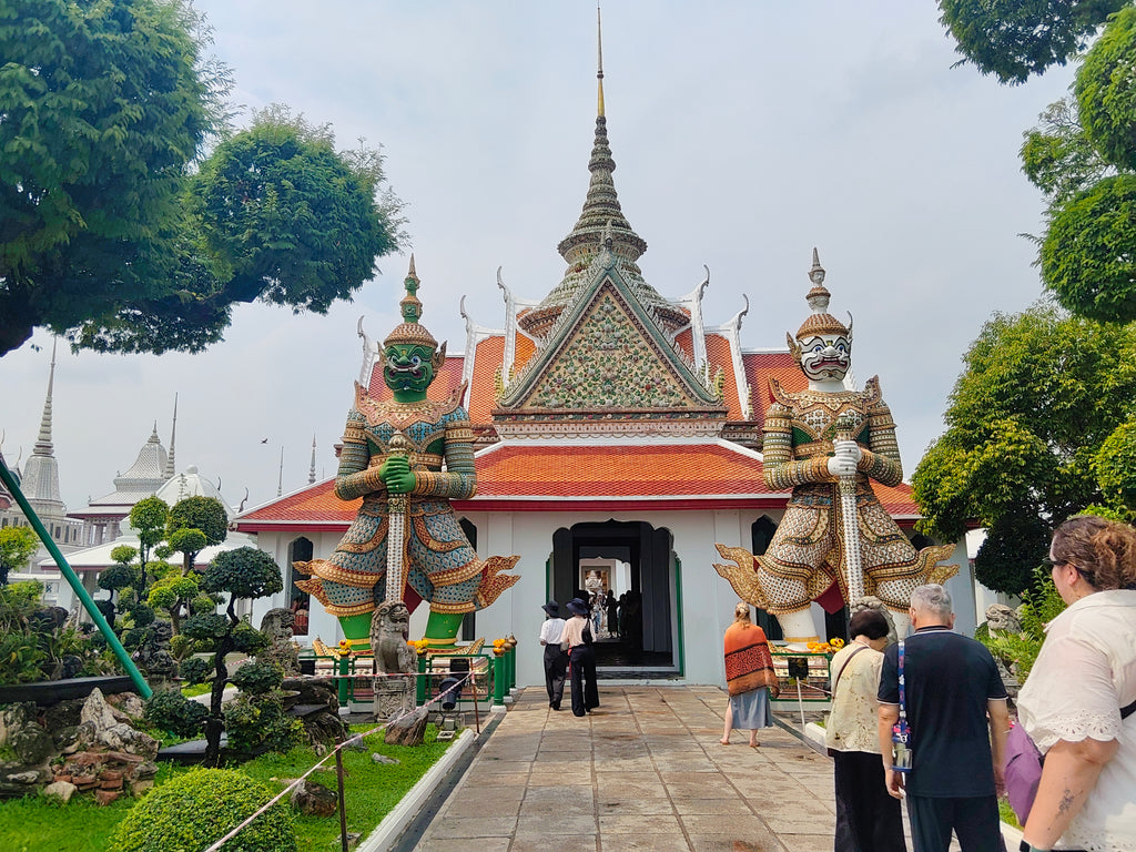 ทัวร์รายวัน-จากวิจิตรวัดอรุณ สู่สุนทรีย์มื้ออาหารมิชลิน แวะชมศิลปินถิ่นสุขสยาม