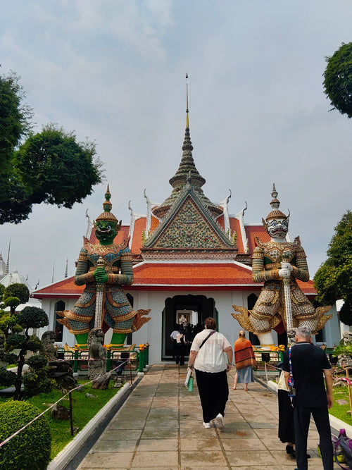 ทัวร์รายวัน-จากวิจิตรวัดอรุณ สู่สุนทรีย์มื้ออาหารมิชลิน แวะชมศิลปินถิ่นสุขสยาม