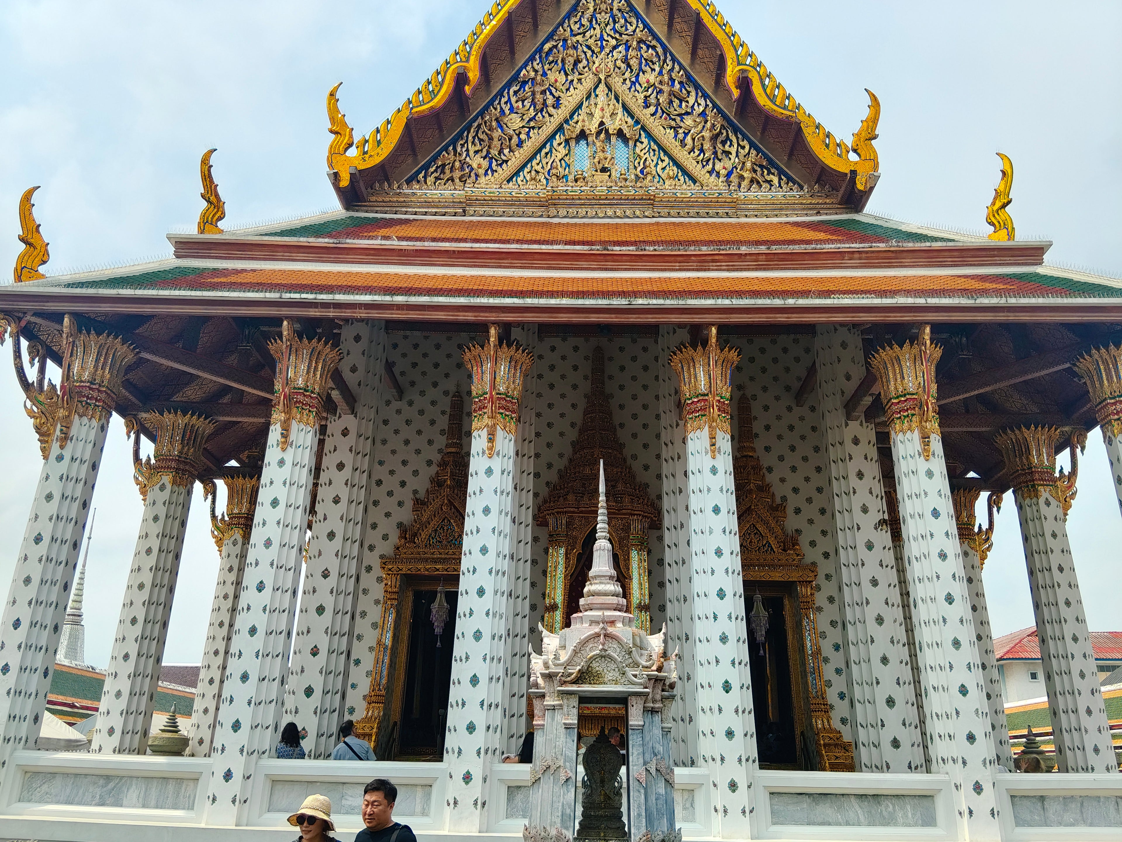ทัวร์รายวัน-จากวิจิตรวัดอรุณ สู่สุนทรีย์มื้ออาหารมิชลิน แวะชมศิลปินถิ่นสุขสยาม