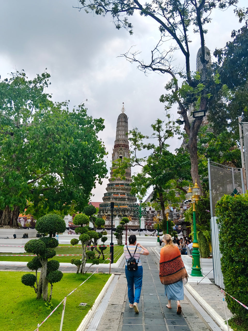 ทัวร์รายวัน-จากวิจิตรวัดอรุณ สู่สุนทรีย์มื้ออาหารมิชลิน แวะชมศิลปินถิ่นสุขสยาม
