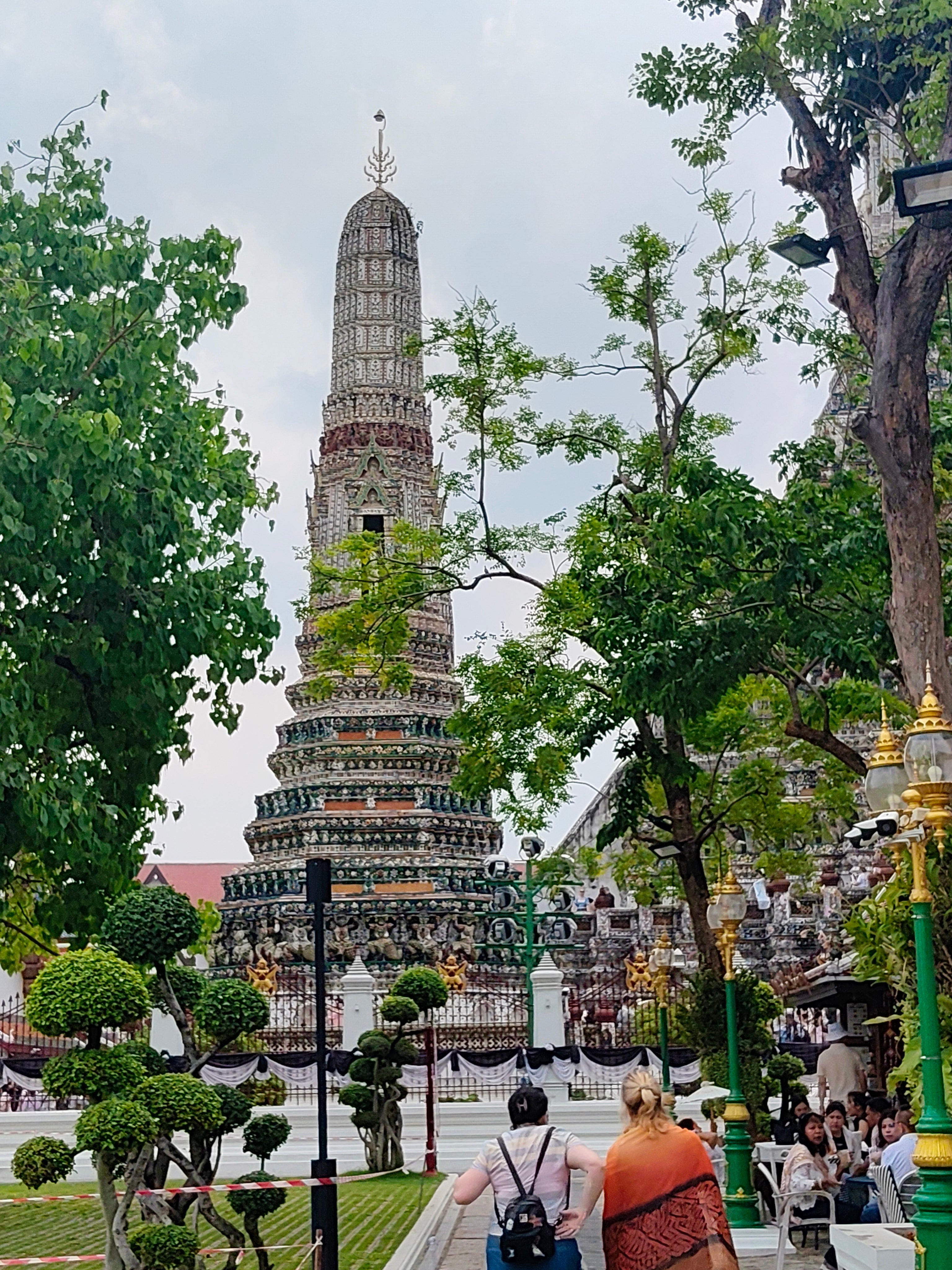 ทัวร์รายวัน-จากวิจิตรวัดอรุณ สู่สุนทรีย์มื้ออาหารมิชลิน แวะชมศิลปินถิ่นสุขสยาม
