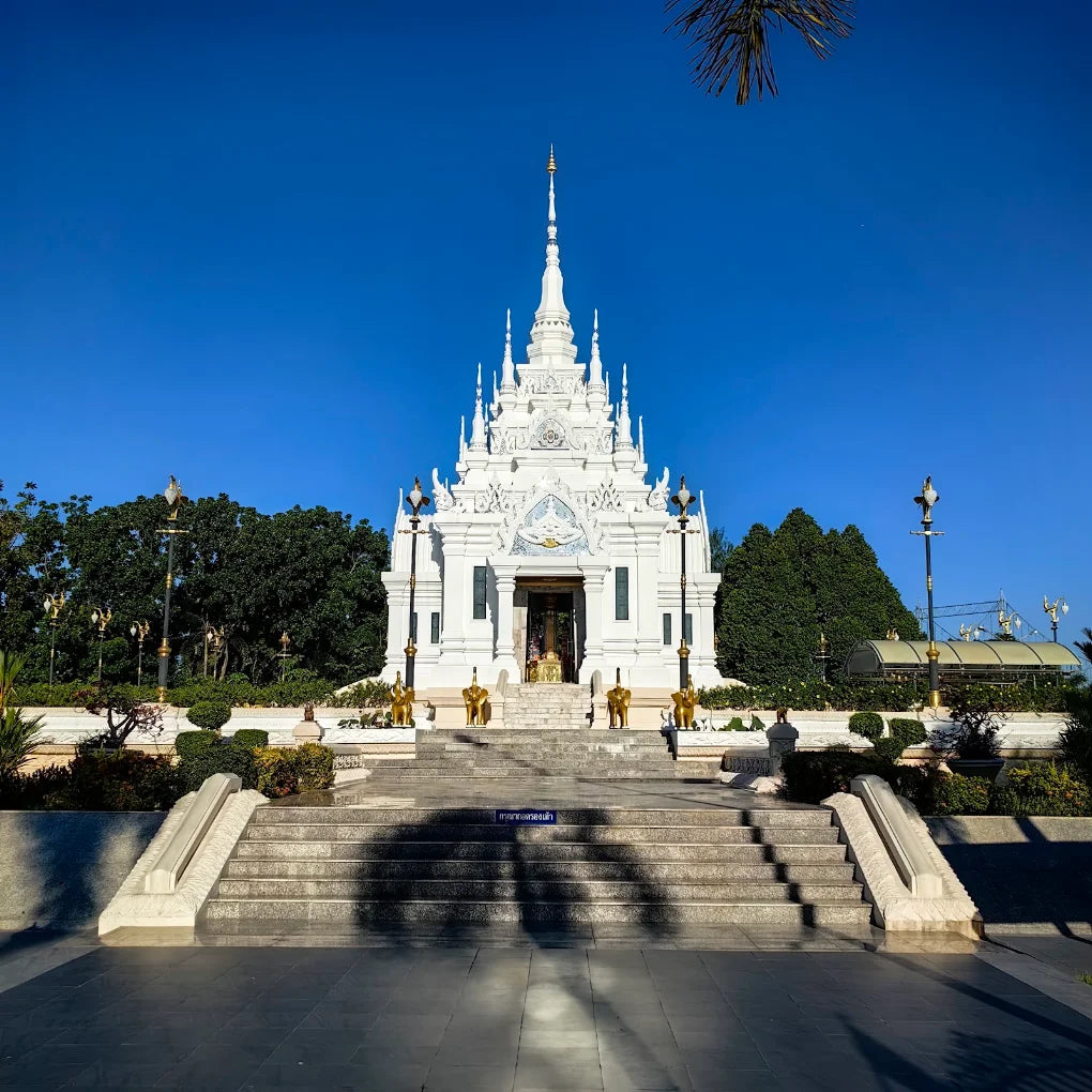 สุราษฎร์ธานี–เขื่อนเชี่ยวหลาน–ขนอม–สิชล–นครศรีธรรมราช 5 วัน 4 คืน