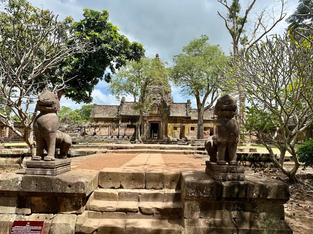 บุรีรัมย์–ศรีสะเกษ–อุบลราชธานี 5 วัน 4 คืน